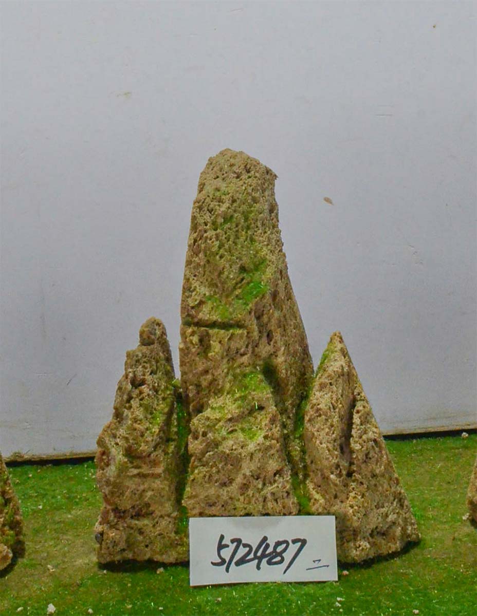 572487
